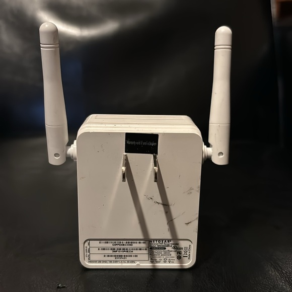 Netgear Universal WiFi Range Extender - Used - Picture 3 of 6